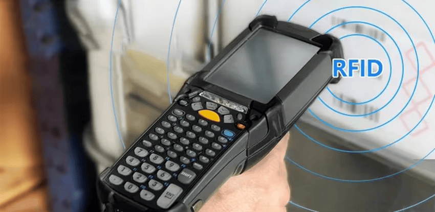 UHF RFID етикети за управление на училищни активи с приложение при проследяване на контейнери.