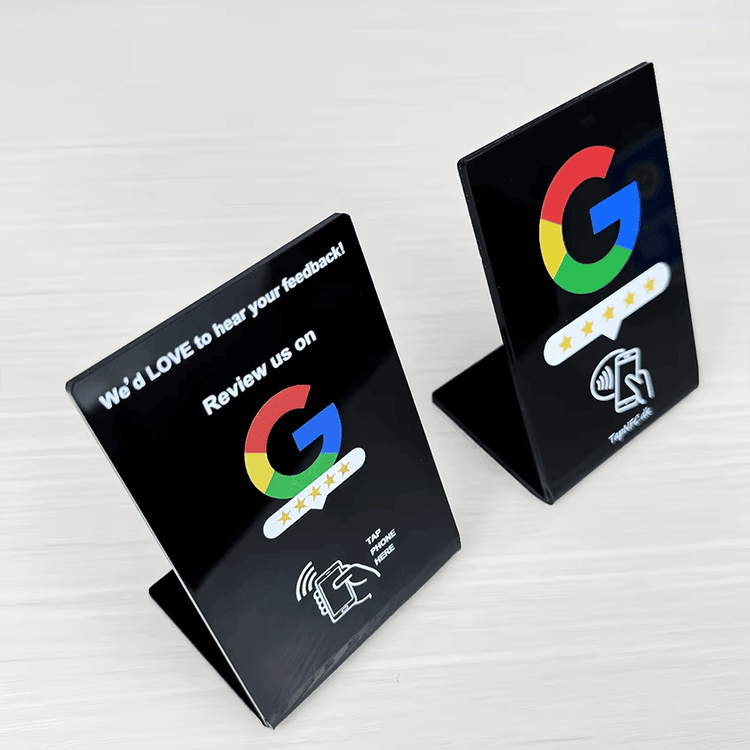 Персонализирани цветни NFC стойки за брандирани дисплеи с докосване с акцент върху безконтактно сканиране за проекти в категория NFC стойки.
