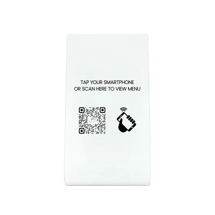 Изображението показва персонализирана NFC QR код дисплей стойка за промоции в страничен изглед за приложения NFC Stands.