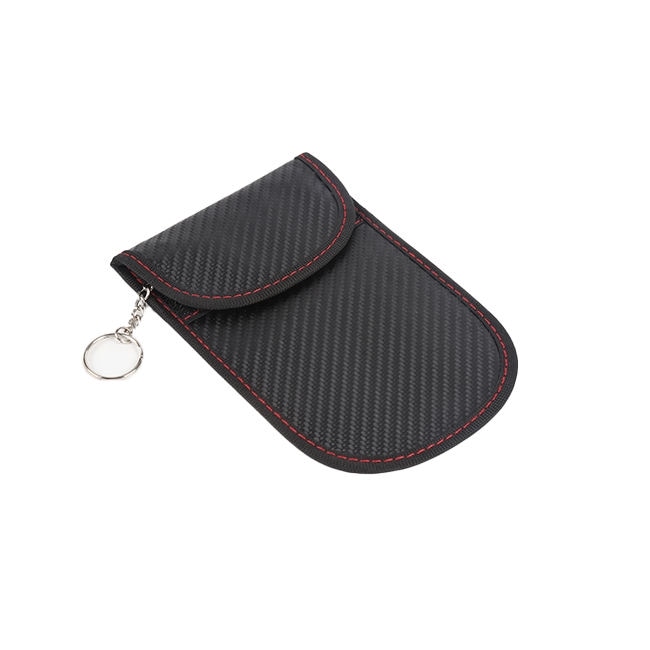 RFID блокираща чанта за паспорт при пътуване, показана с ясно видимо отпечатано лого за RFID Blocking Bags приложения.