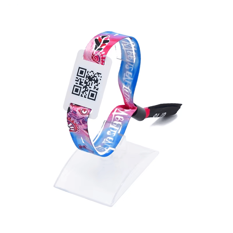 Професионална зелена текстилна RFID гривна за смарт достъп, подходяща за контролирано разпределение и зонов достъп.
