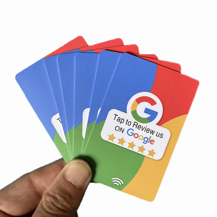 Карта за отзиви в Google със сканируем QR код предоставяща алтернативен начин за клиентите да оставят обратна връзка.