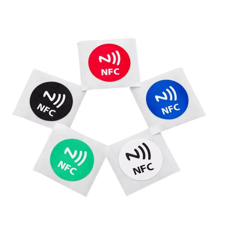 Повърхностно покритие на HF RFID етикет за проследяване на материали.