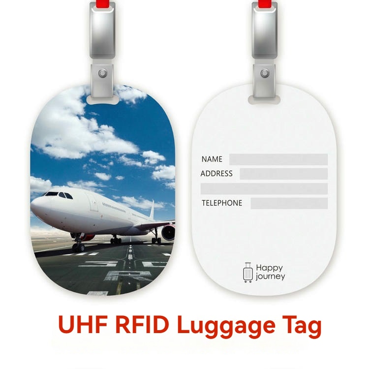 Изображение на два висящи UHF RFID етикета за багаж с ремъци за проследяване на летища и от авиокомпании.