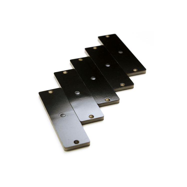 PCB On-Metal RFID таг за индустриални метални активи, показан с полиран ръб за купувачи, сравняващи решения PCB On-Metal RFID Tags.