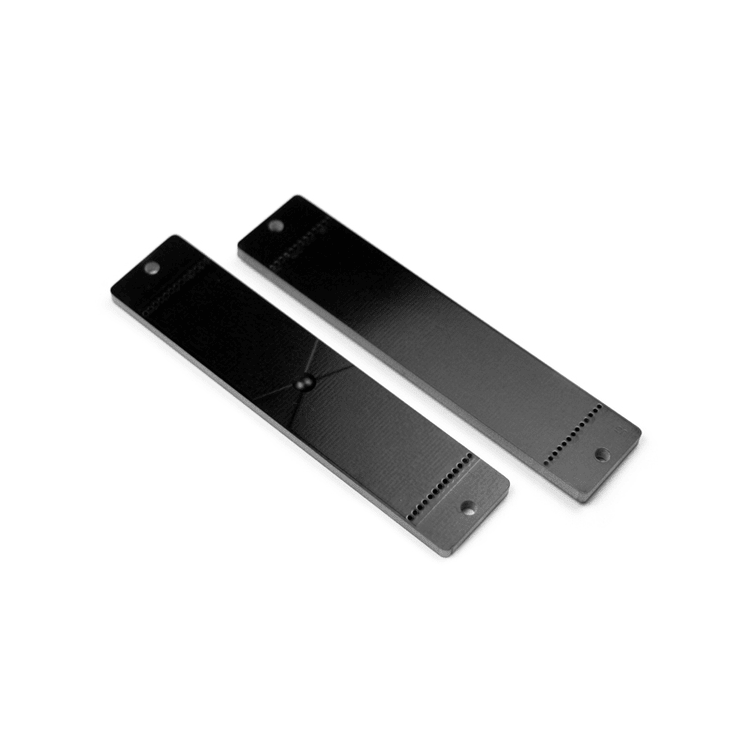 Изображението показва PCB RFID таг върху метал за достъп до паркинг за превозни средства с управление на активи за приложения в категория PCB RFID тагове за метал.