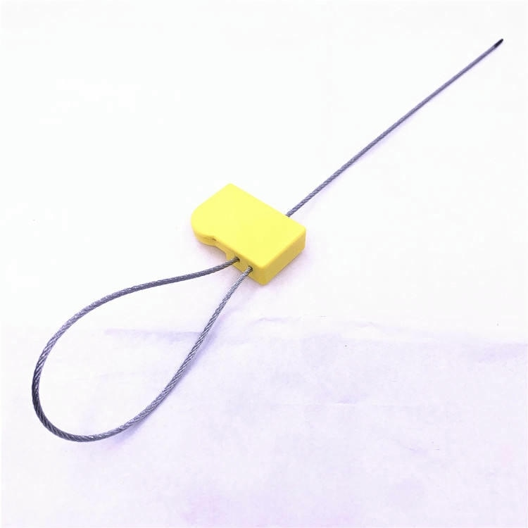 Жълта RFID защитна пломба SS3826-1 е показана от заден ъгъл с кабел във форма на примка и дълго удължение от стоманен тел.