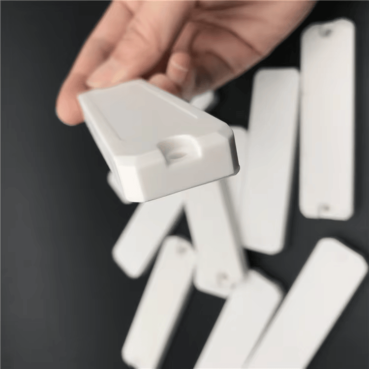 Продуктова снимка на дългообхватни UHF ABS RFID тагове за метал с матирана повърхност в категорията ABS RFID тагове за метал.