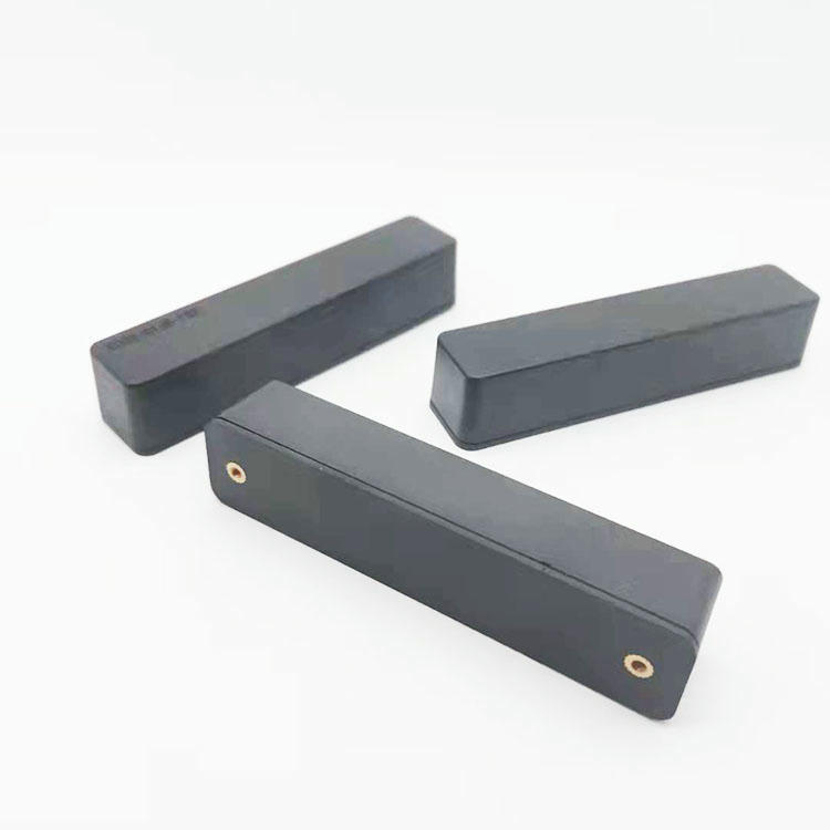 Дълъг PPS UHF RFID лентов таг за индустриални активи, показан при складово проследяване за купувачи, сравняващи решения PPS RFID Tags.