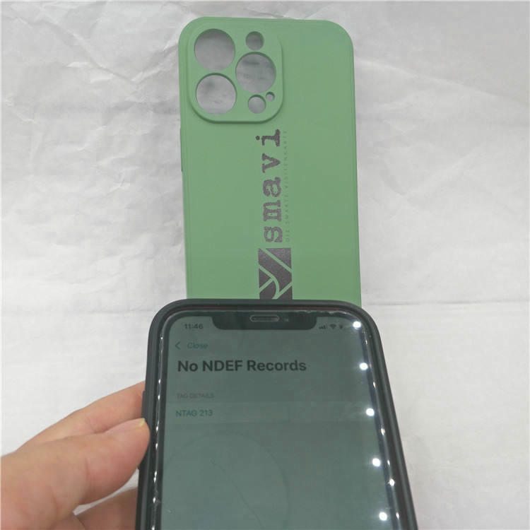 Ние предлагаме услуги за печат на персонализирано лого върху гърба на NFC калъфа за телефон за да помогнем на марките да повишат видимостта си по време на промоционални събития
