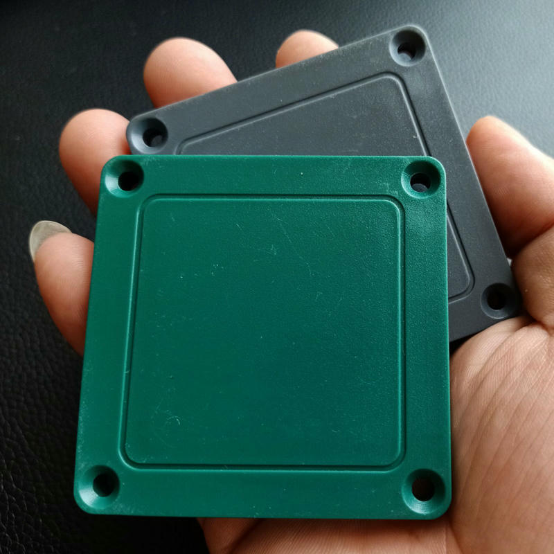 Мултичестотни ABS RFID тагове за метални активи, показани от ясен ъгъл с матово метално покритие за приложения с ABS RFID тагове за метал.
