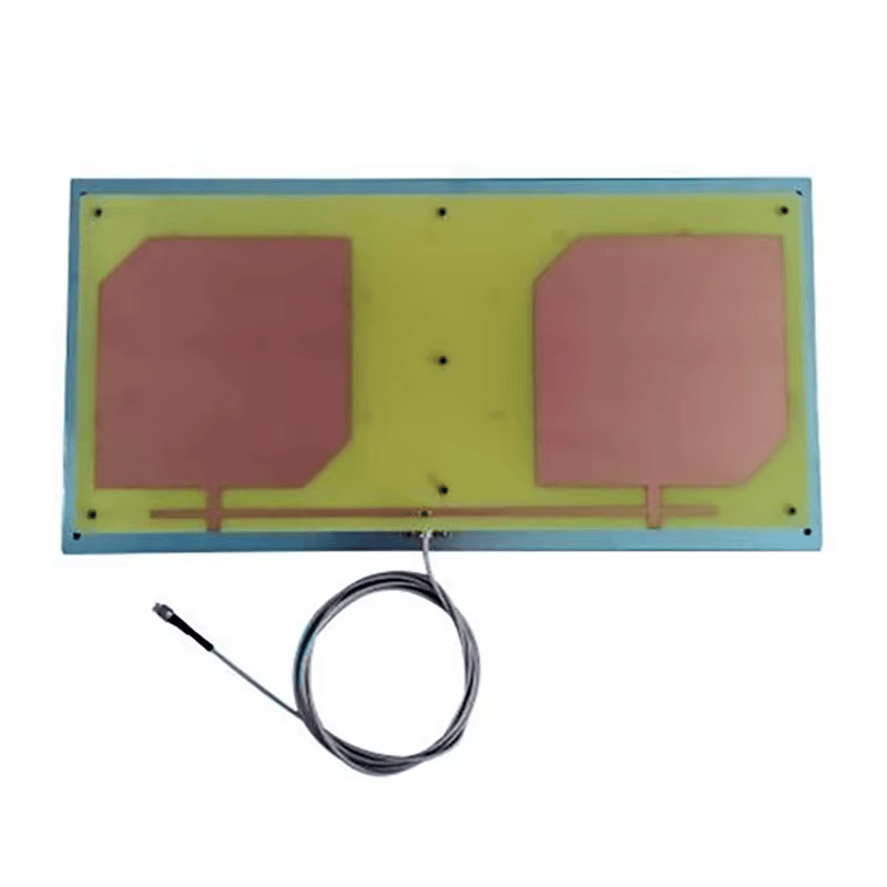 Изображението показва UHF RFID антената ZK-ANT4221 със синя външна рамка и навит на спирала кабел висящ под панела.