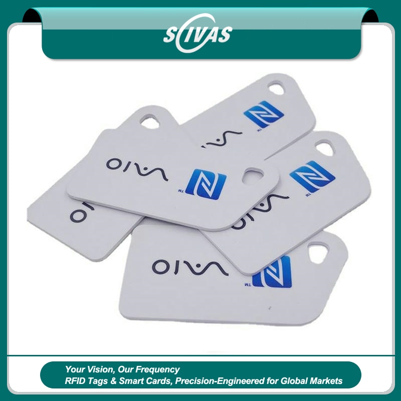 NFC мини карта с персонализирано лого предназначена за мигновено споделяне на данни и промоция на марката чрез докосване със смартфон.
