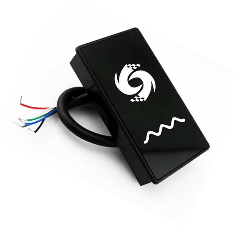 Инфографика показва 100 mm дистанция на разчитане на RFID четеца D5 за ефективно управление на достъпа на хора и превозни средства през входни портали.