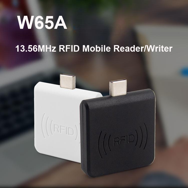 Промоционално изображение на W65A 13.56MHz RFID мобилен четец/записващо устройство в два цвята за полево управление.