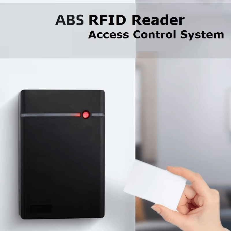 USB RFID четец за смарт карти за контрол на достъп, показан с акцент върху монтаж при входни врати за проекти с RFID Access Readers.