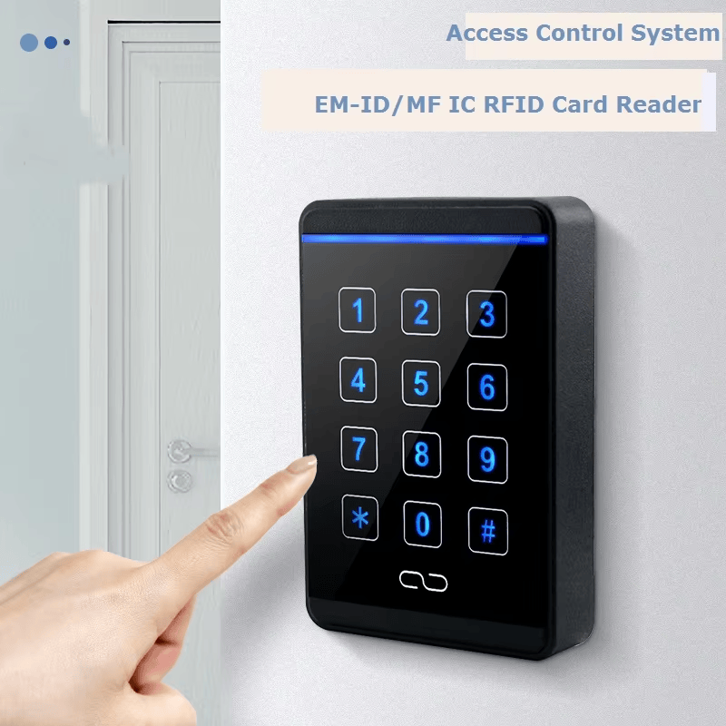 RFID четец за карти 125 kHz и 13.56 MHz за сигурност, показан с акцент върху монтаж за достъп през врата в проекти с RFID Access Readers.