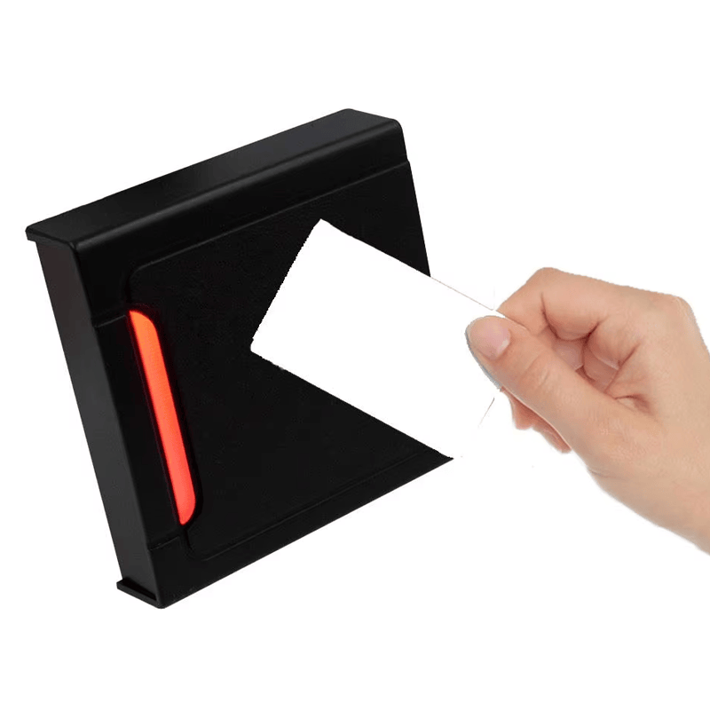 Продуктова снимка на Wiegand RFID четец за достъп за системи за входни врати с показ на детайл на чипа в категория RFID четци за достъп.
