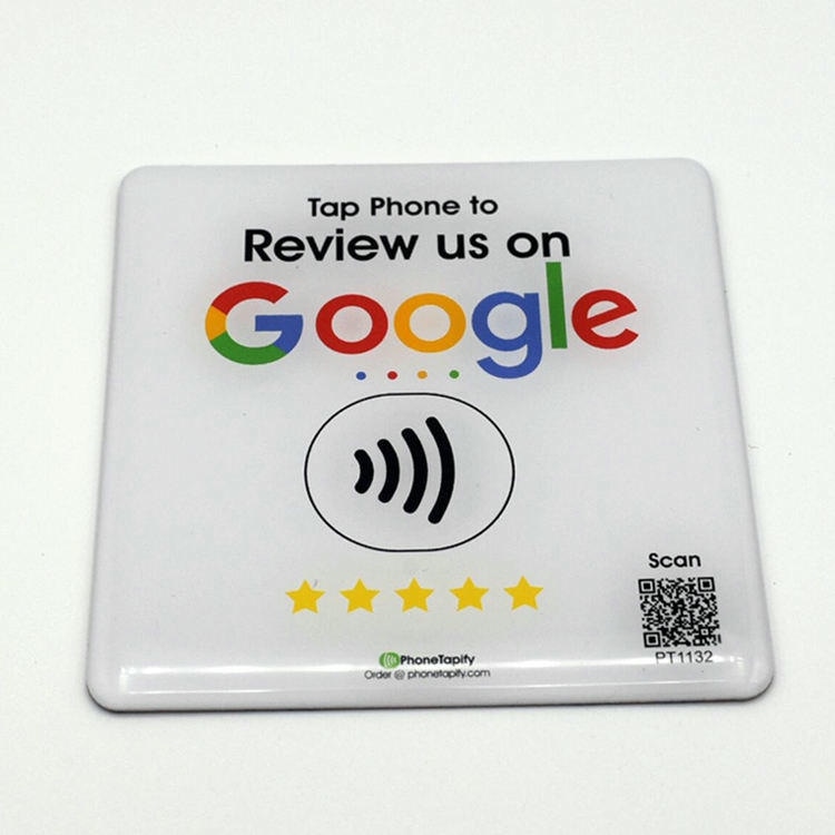 Квадратен NFC епоксиден стикер за Google reviews с икона за докосване до телефон и QR код за оставяне на оценки от клиенти.