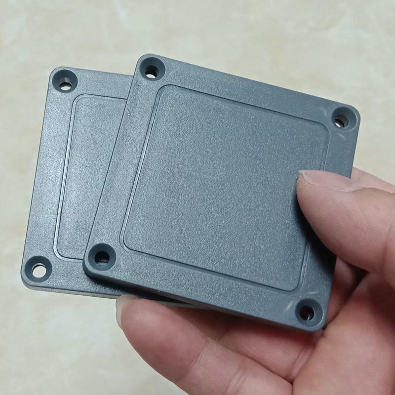 Изображението показва Многочестотни ABS RFID тагове върху метал за активи с върху метална повърхност за приложения в категория ABS RFID тагове за метал.